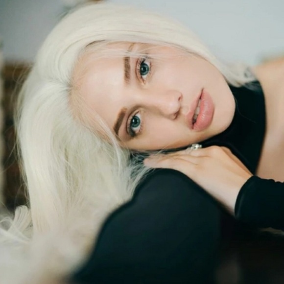 - ✨24” PLATINUM BLONDE  STRAIGHT LACE FRONT …NEW